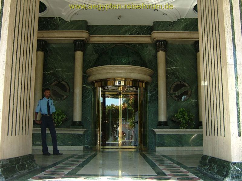 Eingang St. Georg Luxor
