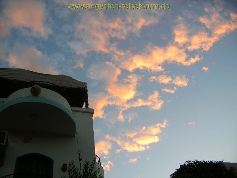 Wolken über der Westbank ( Gezira Gardens)