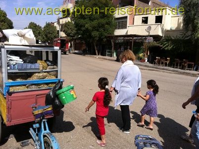 Isis lernt Laufen in Luxor