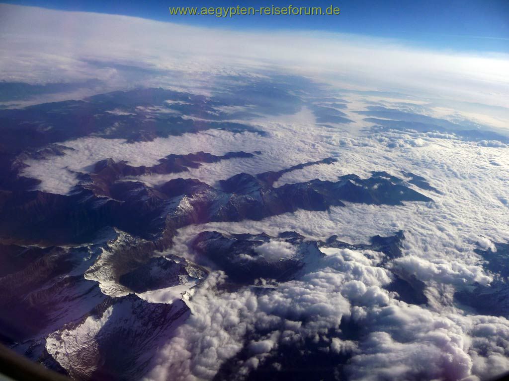 Über den Alpen
