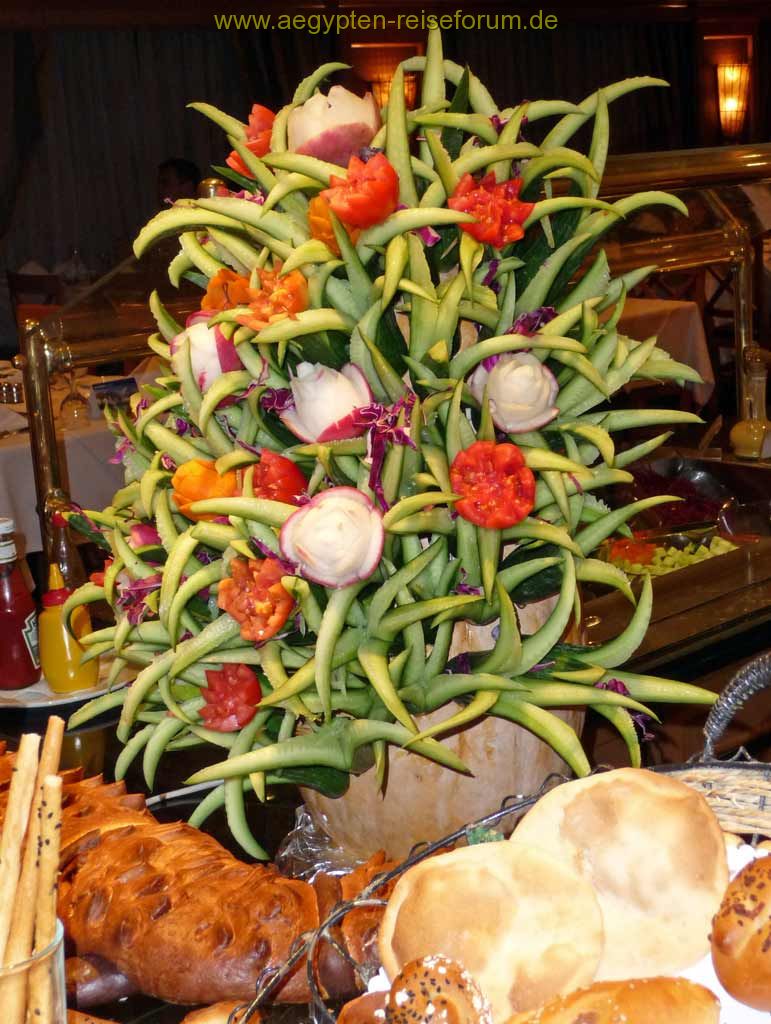 Buffet-Deko auf dem Nilschiff