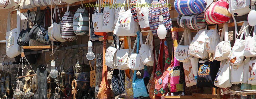 Taschenstand in Assuan
