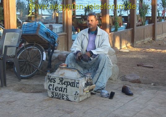 Schuhputzer in Dahab