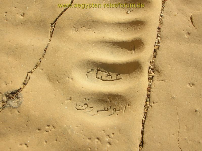 antiker Fußboden mit Graffitis ( Medinet Habu )