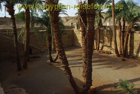 Treppen im heiligen See Dendera