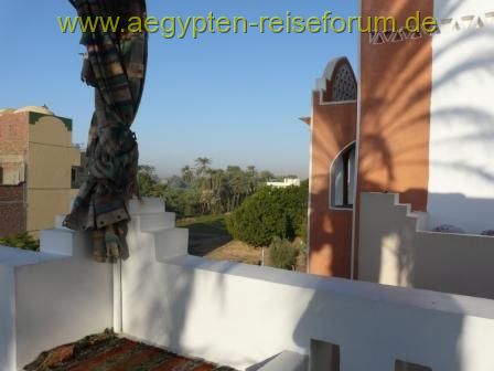 Blick von der Dachterrasse El Fayrouz