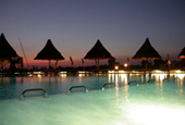 Pool im Sonnenuntergang