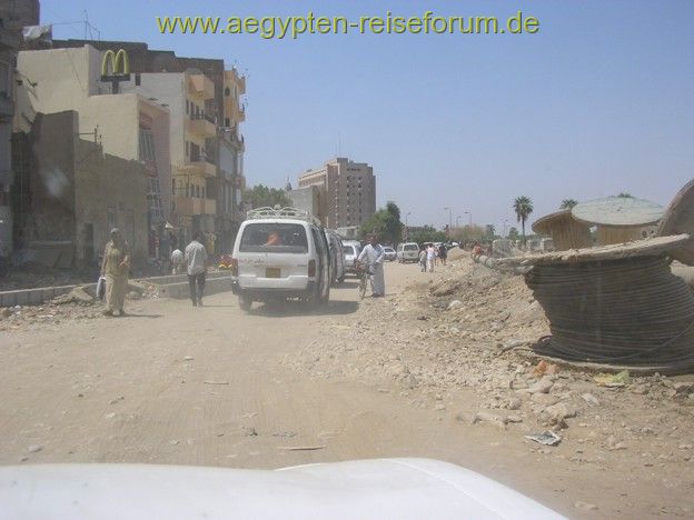 Platz hinterm Luxor Tempel
