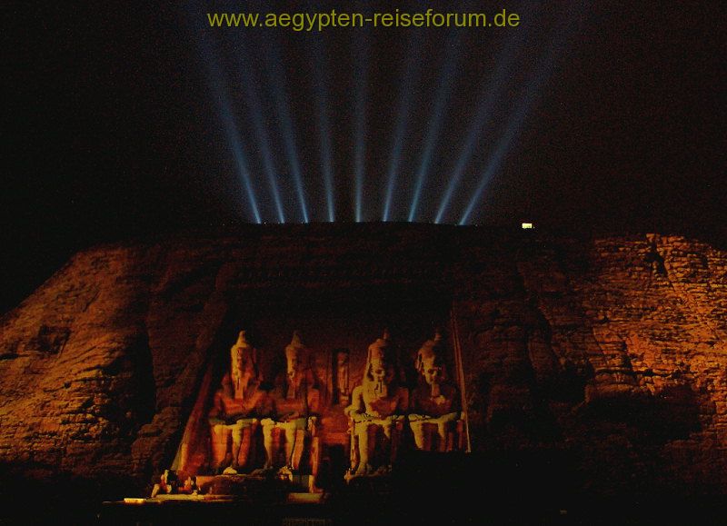 Ton- und Lichtshow in Abu Simbel
