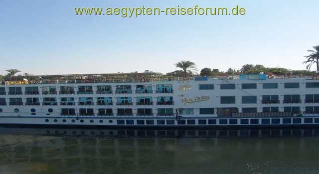 ??? wer kennt das schiff ???