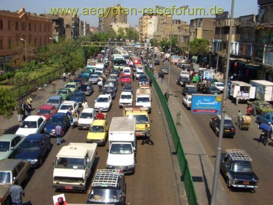 Die Strassen in Kairo... ... und sie fahren doch!