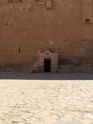 noch ein eingang zum katharinenkloster,