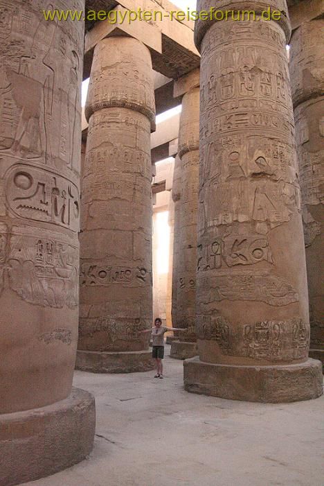 Größenvergleich im Karnak-Tempel