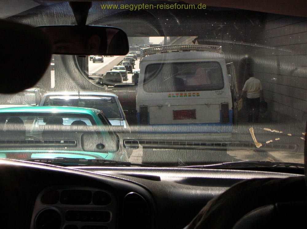 Stau im Tunnel in Kairo