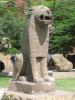 Dieser Löwe fällt ab unf zu ahnungslose Besucher im Garten des ägyptischen Museums in Kairo an! Dieser Löwe fällt ab unf zu ahnungslose Besucher im Garten des ägyptischen Museums in Kairo an!