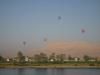 Ballons bei Sonnenaufgang