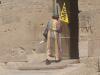 Diese Reiseleiterin in Form eines gelben Engels vom ADAC begegnete mir in Philae-Tempel Diese Reiseleiterin in Form eines gelben Engels vom ADAC begegnete mir in Philae-Tempel